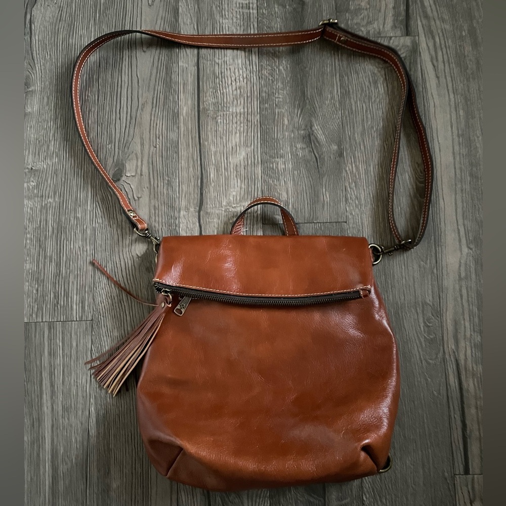 NWOT Patricia Nash Luzille Leather Convertible Crossbody/Backpack Camel